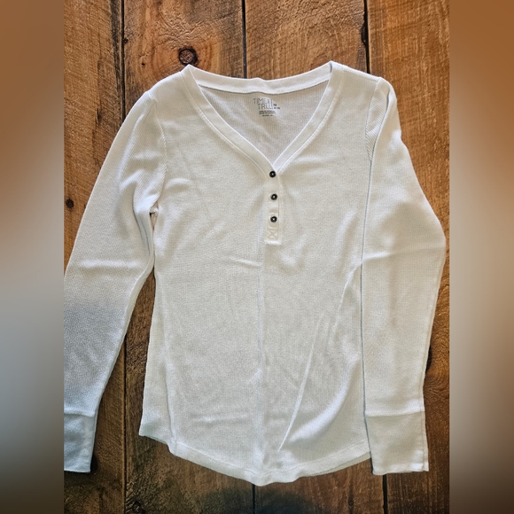 [4 piece bundle] Time & Tru waffle henley - Picture 4 of 4